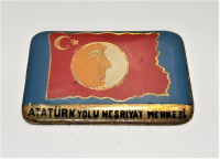 ATATÜRK YOLU NEŞRİYAT MERKEZİ ATATÜRK RESİMLİ VE BAYRAK TEMALI PLAKA