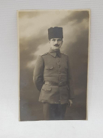 1918 TARİHLİ KALPAKLI VE ÜNİFORMALI OSMANLI SUBAYI