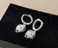 PIRLANTA TAŞLI KALP FORMLU KÜPE