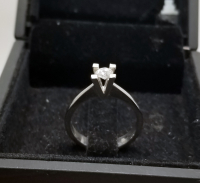 PIRLANTA TAŞLI TEKTAŞ YÜZÜK