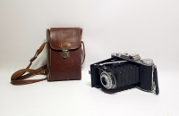 ORİJİNAL KILIFINDA ANTİKA KÖRÜKLÜ FOTOĞRAF MAKİNESİ