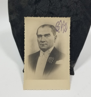 MUSTAFA KEMAL ATATÜRK'ÜN BAYRAMLARDA HALKA DAĞITTIĞI ÇOK NADİR İMZALI FOTOĞRAFI