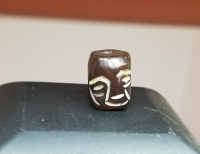 ÜZERİNDE SURET GÖRSELİ BULUNAN BÜYÜK BOY UZAKDOĞU MERCAN KOLYE HABBESİ