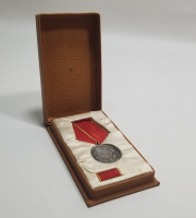 ORİJİNAL KUTUSUNDA ÇOK NADİR SOVYET EMEK MADALYASI