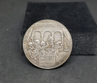 ÜZERİ GAMALI HAÇLI HATIRA GÜMÜŞ ANTİKA MADALYON