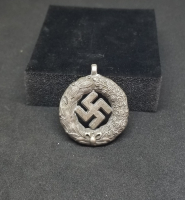 2. DÜNYA SAVAŞI DÖNEMİ ÜZERİ GAMALI HAÇLI NADİR GÜMÜŞ KOLYE