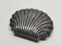 ÜZERİ TUĞRALI OSMANLI DÖNEMİ KABARTMA İŞÇİLİKLİ NADİR GÜMÜŞ CÜZDAN