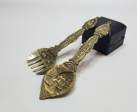 KABARTMA İŞÇİLİKLİ ANTİKA PİRİNÇ DUVAR ÇATAL KAŞIĞI