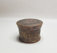 ÜZERİ AY YILDIZ FİGÜRLÜ OSMANLI DÖNEMİ EL YAPIMI TESPİH KUTUSU