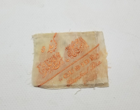 OSMANLI DÖNEMİ NADİR OSMANLICA VE FRANSIZCA YAZILI İPEK KIYAFET ETİKETİ