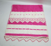 ÜZERİ DANTELLİ ANTİKA HAVLU