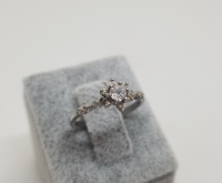 YILDIZ FORMLU PIRLANTA TAŞLI TEKTAŞ YÜZÜK