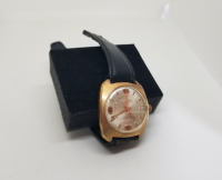 VIALUX MARKA KURMALI VE TAKVİMLİ ALTIN KAPLAMA ANTİKA KOL SAATİ