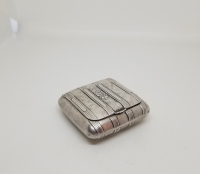 KABARTMA İŞÇİLİKLİ ANTİKA GÜMÜŞ ENFİYE KUTUSU