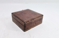 ÜZERİ ALTIN VARAKLI DERİ GEÇME OSMANLI DÖNEMİ MÜCEVHER KUTUSU