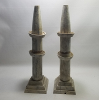 MİNARE FORMUNDA YAPILMIŞ OSMANLI DÖNEMİ İKİ ADET AHŞAP MİHRAP ŞAMDANI