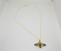 PIRLANTA TAŞLI ARI FORMLU MİNE İŞÇİLİKLİ ÖZEL YAPIM KOLYE