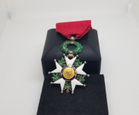 ORİJİNAL ASKI VER KURDELASIYLA ALTIN APLİKLİ FRANSIZ ONUR NİŞANI