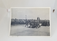 2. DÜNYA SAVAŞI DÖNEMİ NAZİ ASKERLERİNİN ÜST DÜZEY SUBAY HEYETİ ÖNÜNDE RESMİ GEÇİDİ FOTOĞRAF