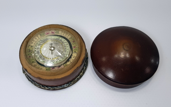 1900'LERDEN İNGİLİZ YAPIMI AHŞAP PUSULA