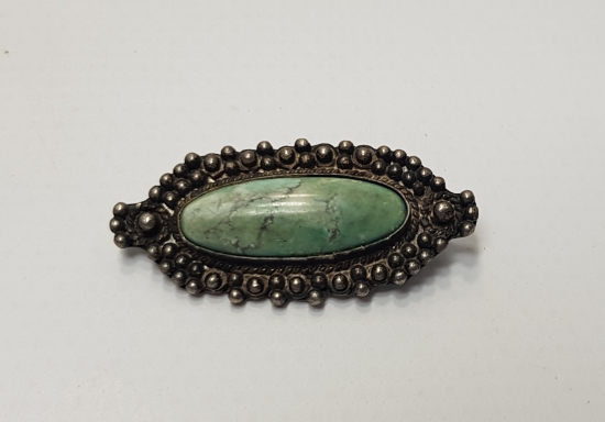 DOĞAL TAŞLA BEZELİ ÖZEL YAPIM GÜMÜŞ BROŞ