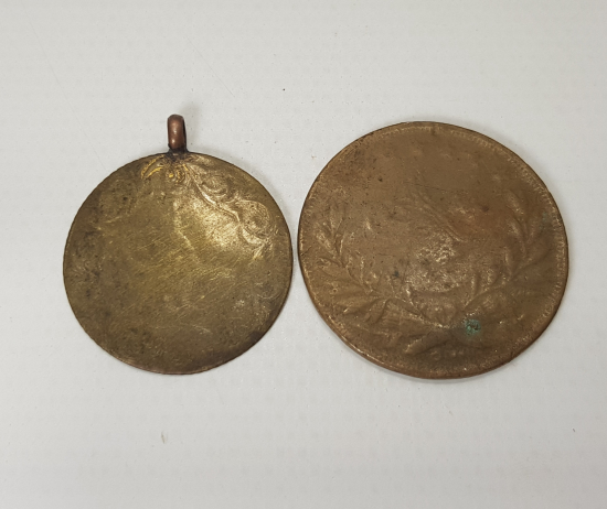 İKİ ADET MEŞRUTİYET MADALYASI