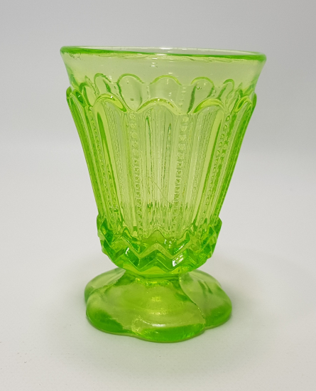 OSMANLI DÖNEMİ YEŞİL RENK URANYUM CAM KADEH 