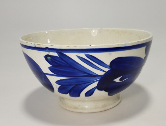 OSMANLI PAZARI İÇİN ÜRETİLMİŞ EL BOYAMA PORSELEN KASE