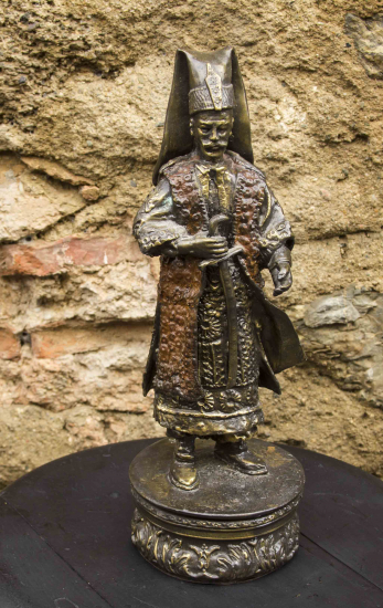 ENGİN YONTUNÇ İMZALI YENİÇERİ BRONZ HEYKEL