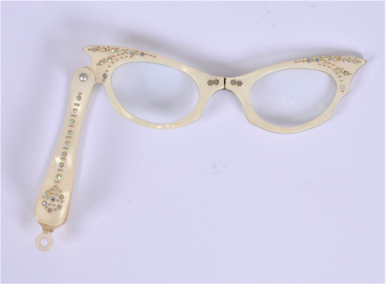 1960's TİYATRO GÖZLÜĞÜ