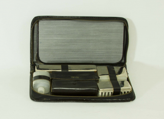 DERİ KABINDA ALMAN SEYAHAT ÇANTASI