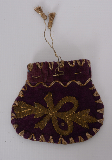 SIRMA İŞÇİLİKLİ KADİFE PARA KESESİ 