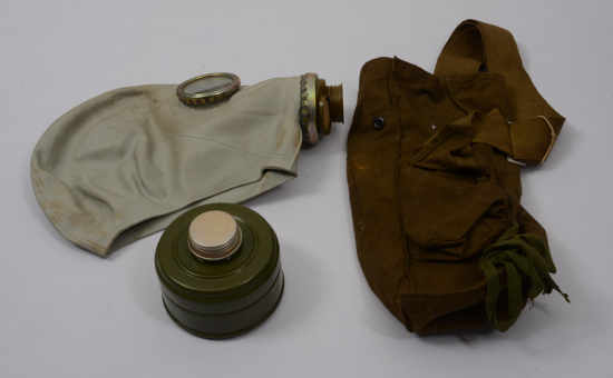 RUS ASKERİ GAZ MASKESİ VE FİLTRE 