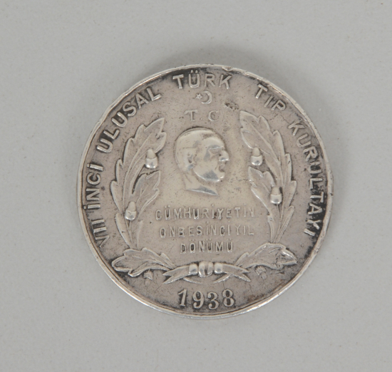 7. ULUSAL TÜRK TIP KURULTAYI HATIRASI GÜMÜŞ MADALYON