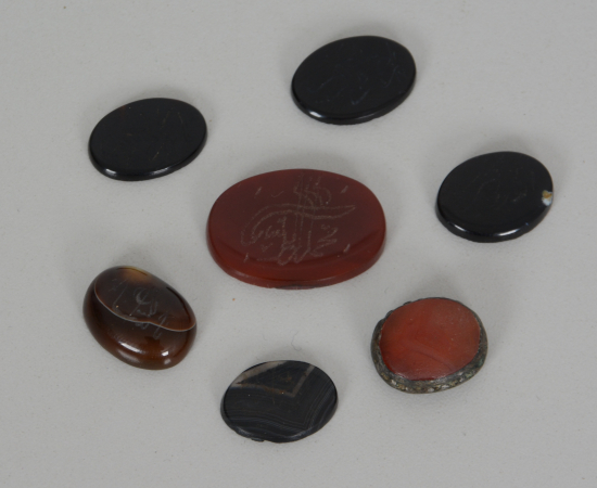 AKİK ÜZERİ EL KAZIMA YÜZÜK TAŞI LOTU