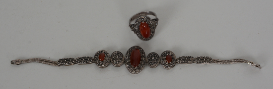 GÜMÜŞ BİLEKLİK VE YÜZÜK TAKIMI