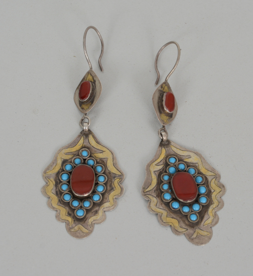 GÜMÜŞ ÜZERİ ALTIN VERMEYLİ AKİK VE TURKUAZ TAŞLI TÜRKMEN İŞİ KÜPE