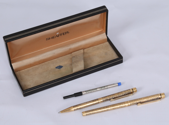 KUTUSUNDA 14 AYAR ALTIN UÇLU DOLMA KALEM VE TÜKENMEZ KALEM SETİ 