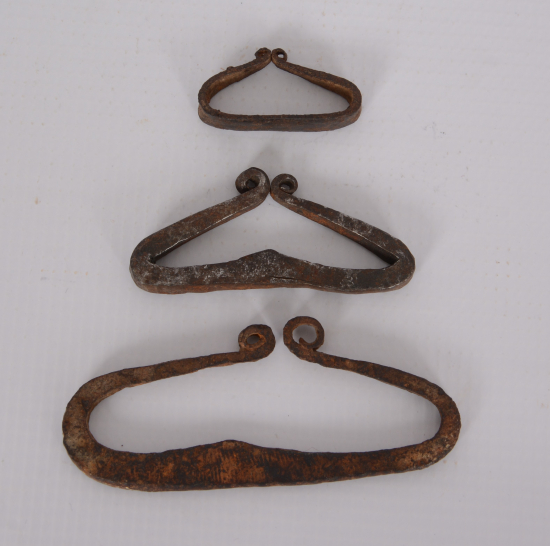 OSMANLI DÖNEMİ FARKLI FORMDA ÜÇ ADET KAV ÇAKMAĞI 