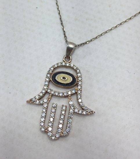 ÜZERİ NAZAR BONCUKLU FATMA ANANIN ELİ FORMUNDA KOLYE