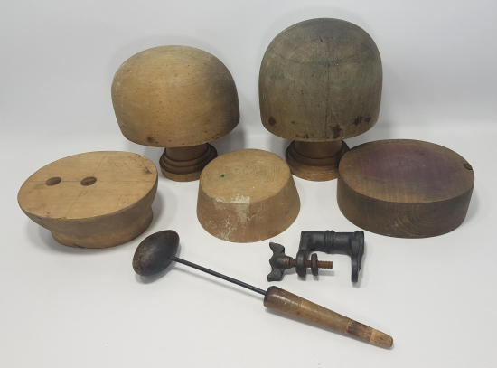 OSMANLI DÖNEMİ ŞAPKA VE FES YAPIMINDA KULLANILAN KALIPLAR VE EL ALETLERİ 