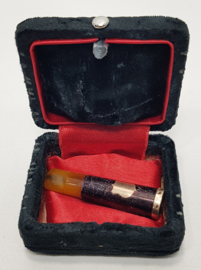 KUTUSUNDA ALTIN UÇLU DAMLA KEHRİBAR AĞIZLIK 