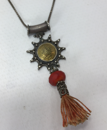 GÜMÜŞ TESLİM TAŞI FORMUNDA TUĞRALI KOLYE 