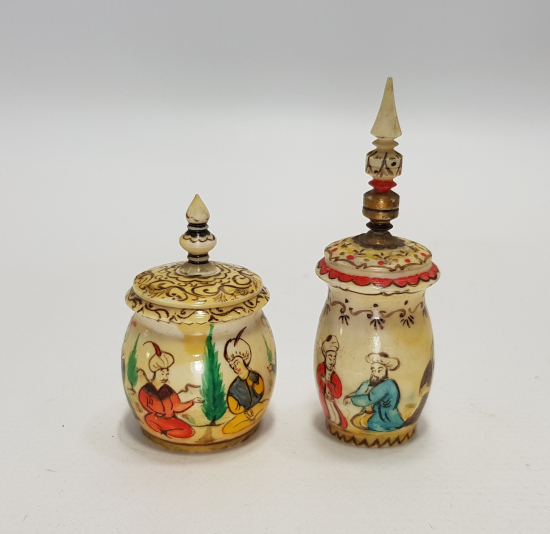 İKİ ADET EL BOYAMA MİNYATÜR KEMİK KUTU 