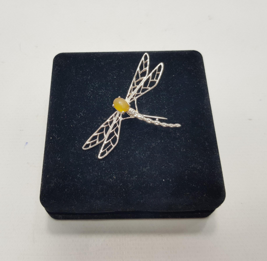 YUSUFÇUK MODEL KEHRİBAR TAŞLI GÜMÜŞ BROŞ 