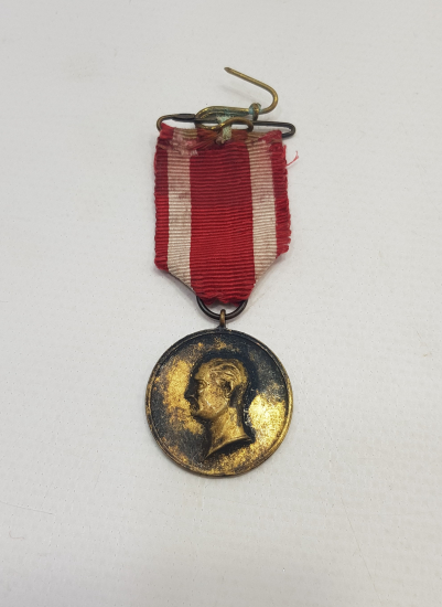 ORJİNAL ASKISIYLA CUMHURİYETİN 10. YIL MADALYASI 