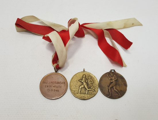 1940'LARDAN ÜÇ ADET MADALYA
