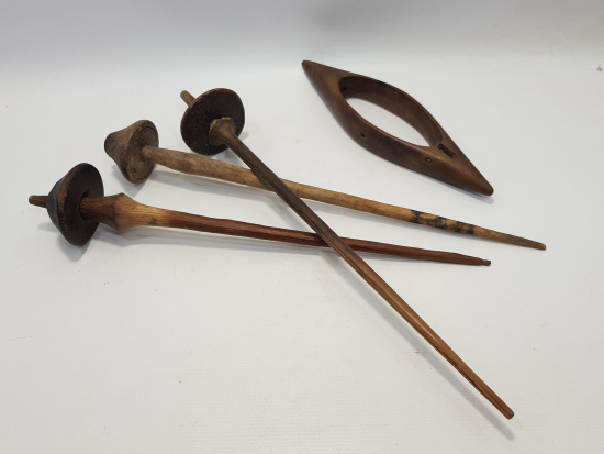 MEKİK VE KİRMANLAR... AHŞAP DOKUMA ALETLERİ