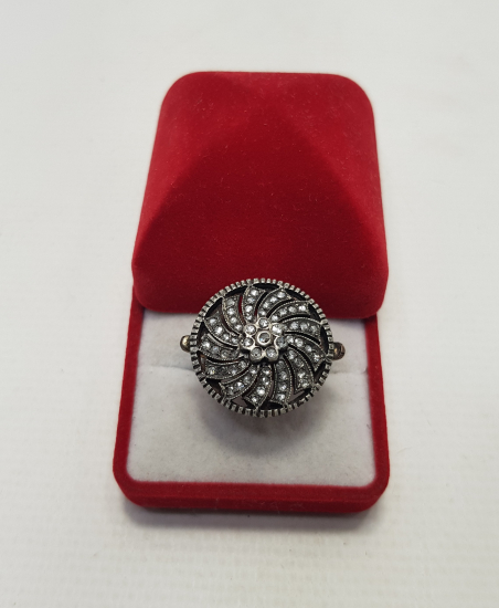 ÇARKIFELEK MOTİFLİ ELMAS YÜZÜK 