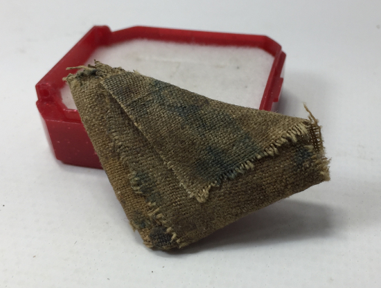 İÇİNDE EL YAZMA NAZAR TILSIMI BULUNAN OSMANLI DÖNEMİ BEBEK MUSKASI - CEVŞENİ